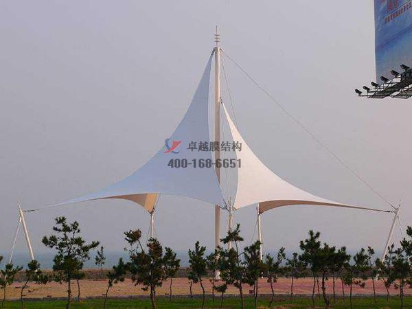株洲<font color='red'>張拉膜結(jié)構(gòu)</font>景觀小品【案例圖片】 　　