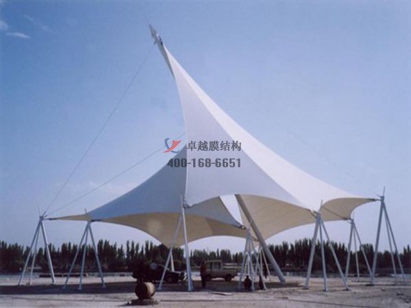 岳陽<font color='red'>張拉膜結(jié)構(gòu)</font>景觀設(shè)計施工【案例圖片】 　　