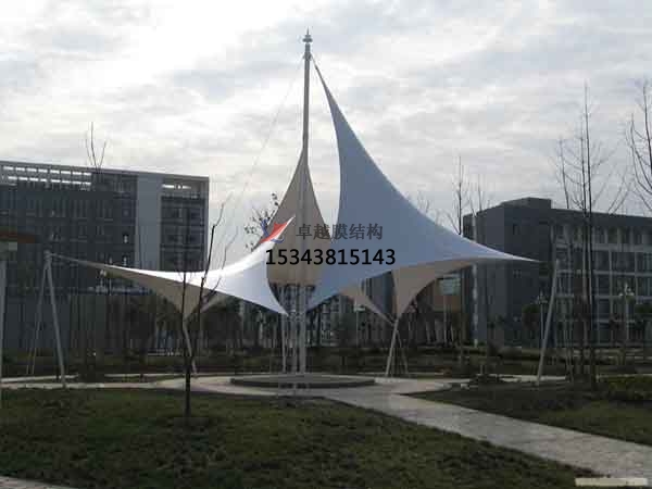 北京商業(yè)廣場<font color='red'>張拉膜結構</font>景觀棚/雨棚設計搭建