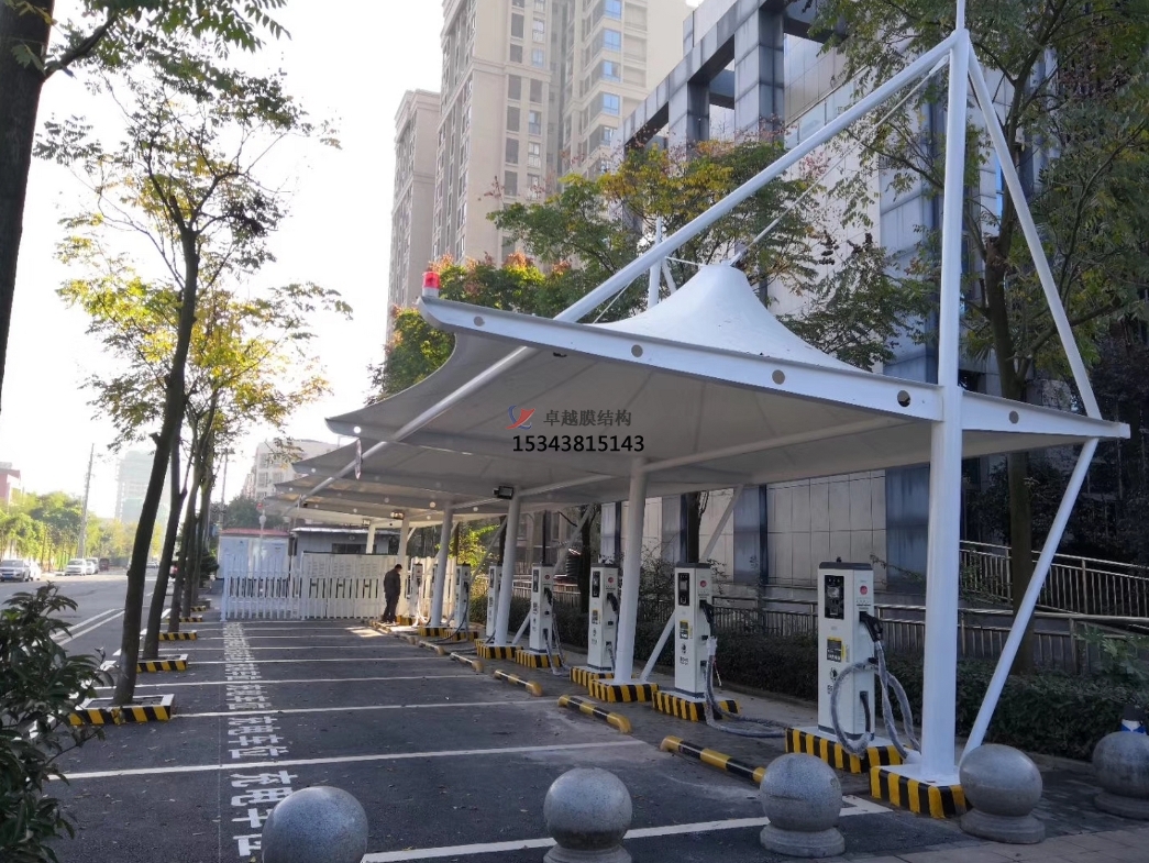 仙桃充電樁車(chē)棚——仙桃膜結(jié)構(gòu)公司專業(yè)廠家